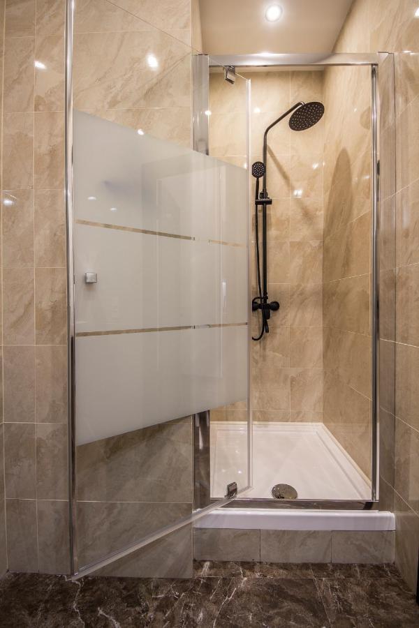 Apartments On Ploshcha Ukrainskykh Heroiv Kiev Bagian luar foto